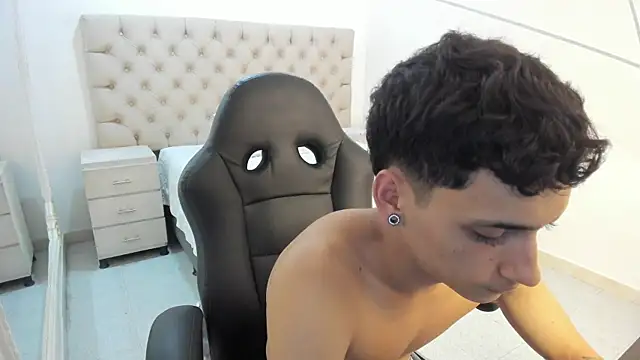 JhoanLeandro online show from 10/25/25, 07:07