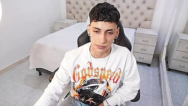 JhoanLeandro online show from 03/04/26, 05:48