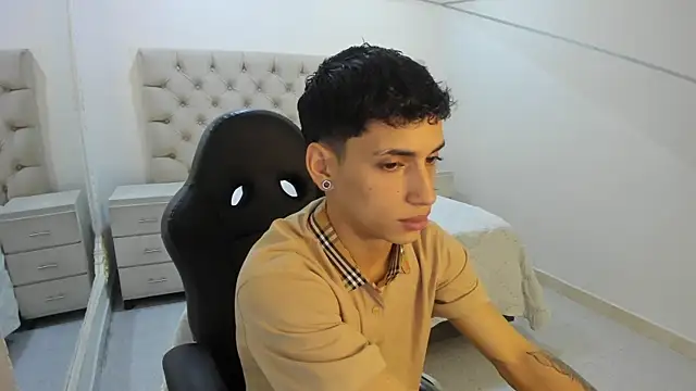 JhoanLeandro online show from 12/16/25, 05:00