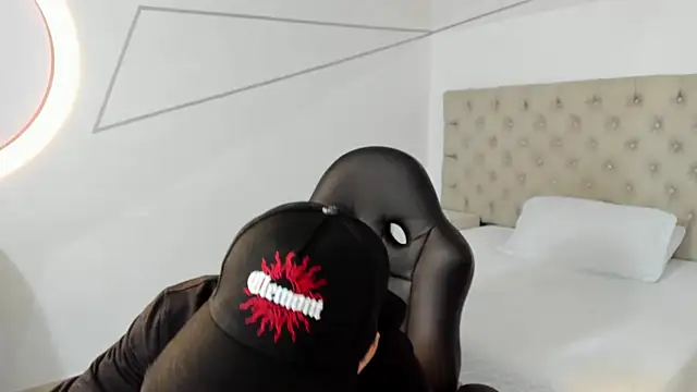 JhoanLeandro online show from 02/17/26, 04:10