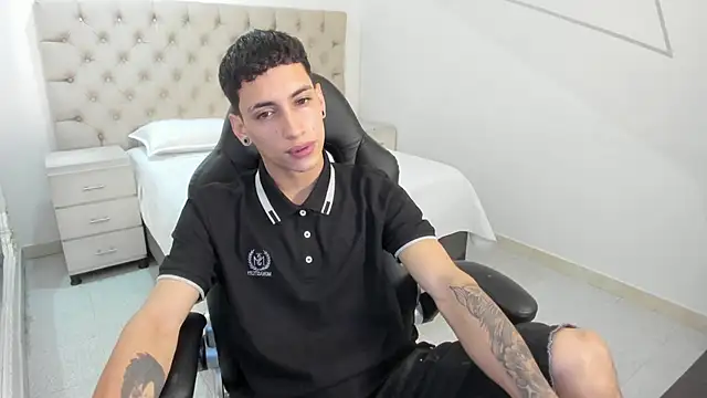 JhoanLeandro online show from 10/02/25, 04:49