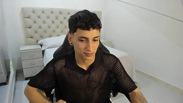 JhoanLeandro online show from 11/17/25, 04:49