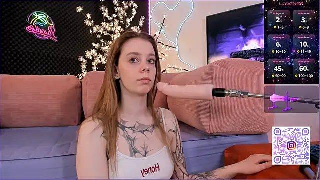 Snapshot of kitness_sky chatting on 03/06/25, 09:03 kitness sky online show from 03/06/25, 09:03