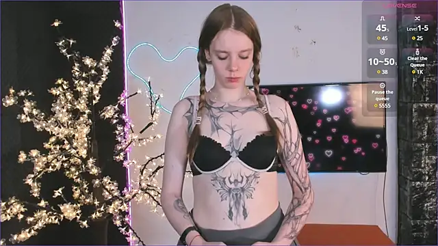 Snapshot of kitness_sky chatting on 02/09/25, 09:47 kitness sky online show from 02/09/25, 09:47