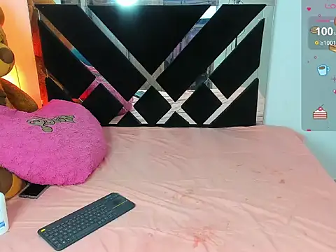 CatalinaSmith1 online show from 11/10/25, 09:53