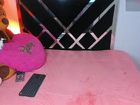 CatalinaSmith1 online show from 11/12/25, 10:35