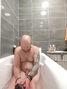 Snapshot of bouraktom6 chatting on 09/29/25, 12:06 bouraktom6 online show from 09/29/25, 12:06