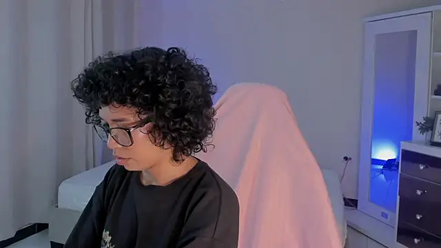 leahaltomm online show from 02/11/25, 10:47