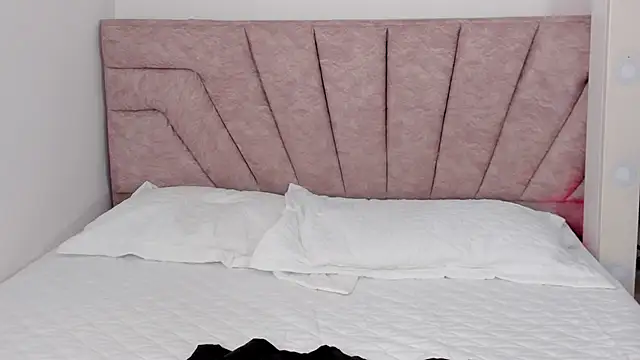 leahaltomm online show from 10/29/25, 08:08