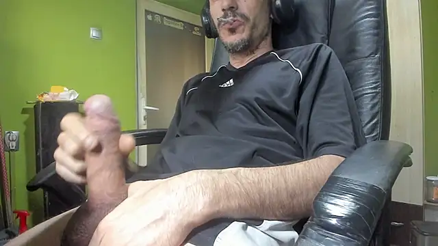 BigCumShoot online show from 04/15/26, 05:02