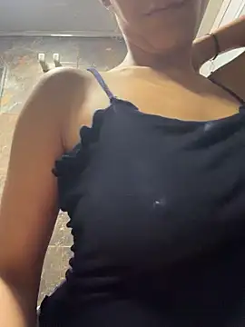 vicky bass online show from 11/18/25, 01:54