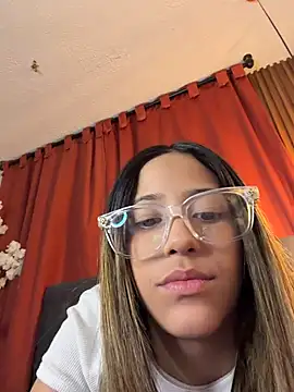 vicky bass online show from 12/16/25, 05:11