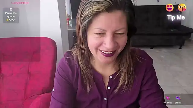 Snapshot of xxsexycutexxx chatting on 10/06/25, 12:28 xxsexycutexxx online show from 10/06/25, 12:28