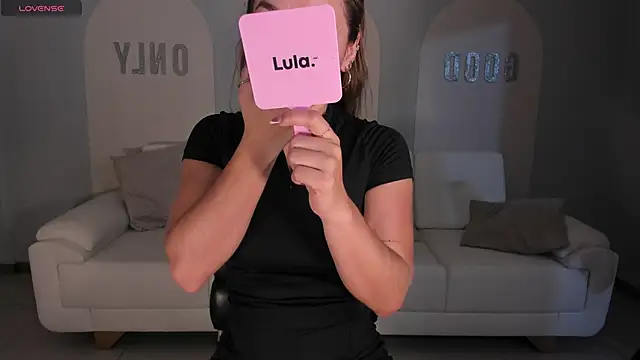 AmaiaHaywood online show from 10/31/25, 07:54