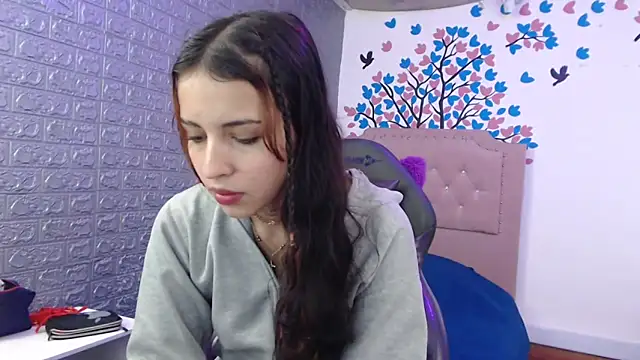 AngelaTurizo online show from 11/05/25, 07:00