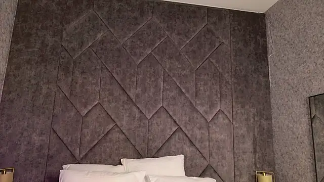 Kendra Parlow online show from 12/16/25, 08:24