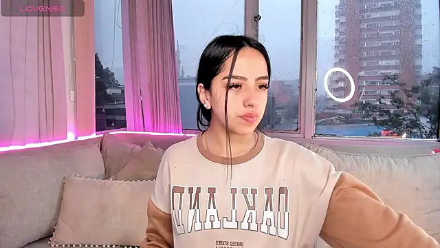 Daphne chers online show from 11/20/25, 07:47