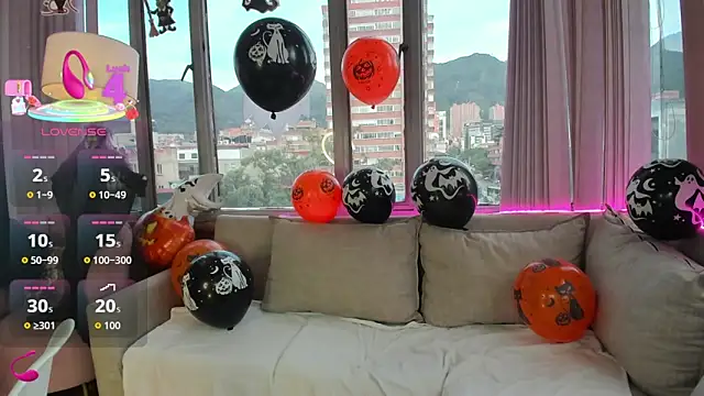 Daphne chers online show from 10/28/25, 08:30