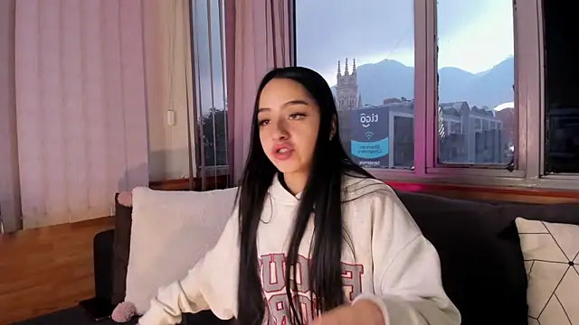 Daphne chers online show from 02/11/26, 08:31