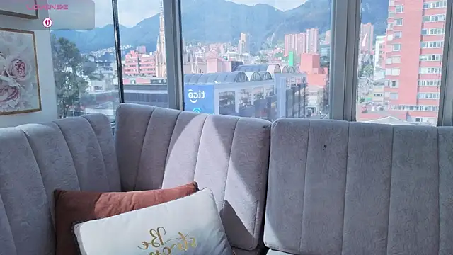 Daphne chers online show from 03/11/26, 08:03