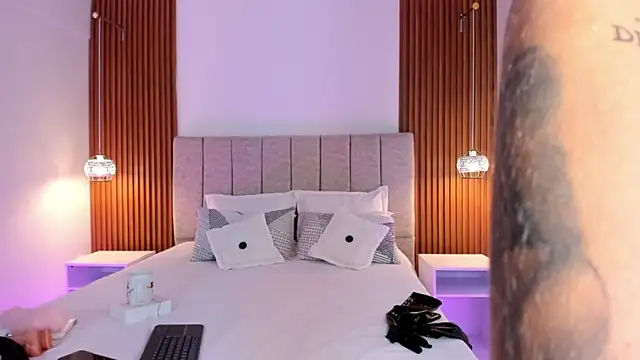 khloe-sweet online show from 12/02/25, 01:46