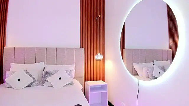 khloe-sweet online show from 12/20/25, 12:52