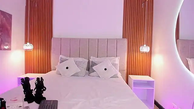 khloe-sweet online show from 02/12/26, 12:27