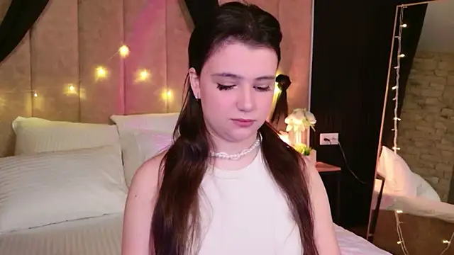 Pauline Heaven online show from 12/01/25, 05:30