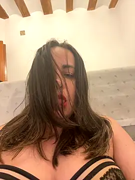 laarti online show from 10/28/25, 03:00