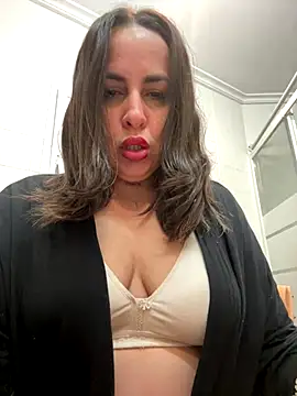 laarti online show from 10/18/25, 11:29