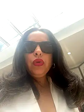 laarti online show from 09/10/25, 12:59