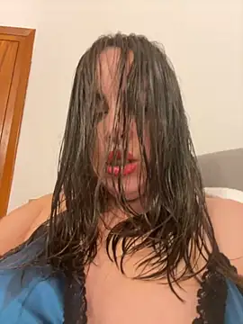 laarti online show from 12/01/25, 03:35