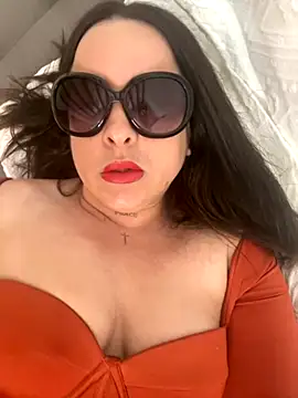 laarti online show from 10/16/25, 01:52