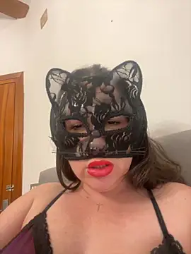 laarti online show from 11/28/25, 04:51