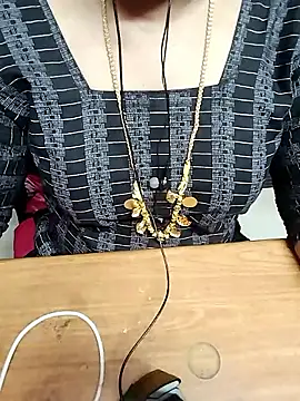 Snapshot of Tamil_Radha chatting on 10/12/25, 12:56 Tamil Radha online show from 10/12/25, 12:56