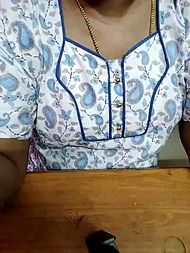 Snapshot of Tamil_Radha chatting on 09/27/25, 06:41 Tamil Radha online show from 09/27/25, 06:41