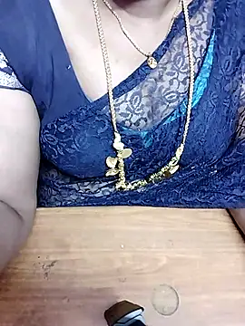 Snapshot of Tamil_Radha chatting on 10/06/25, 05:24 Tamil Radha online show from 10/06/25, 05:24