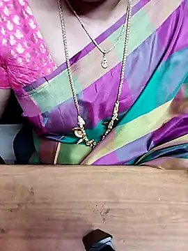 Snapshot of Tamil_Radha chatting on 10/07/25, 06:09 Tamil Radha online show from 10/07/25, 06:09