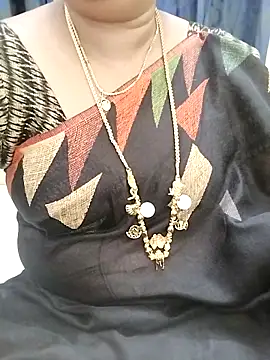Snapshot of Tamil_Radha chatting on 10/14/25, 02:28 Tamil Radha online show from 10/14/25, 02:28