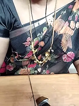 Snapshot of Tamil_Radha chatting on 10/12/25, 05:47 Tamil Radha online show from 10/12/25, 05:47