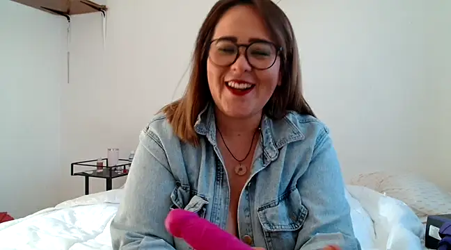 Snapshot of SweetRomina chatting on 02/06/25, 08:56 SweetRomina online show from 02/06/25, 08:56