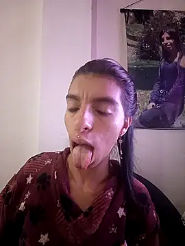Snapshot of Ariell_Kieran chatting on 09/30/25, 04:24 Ariell Kieran online show from 09/30/25, 04:24