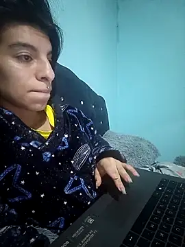 Ariell Kieran online show from 11/25/25, 05:41