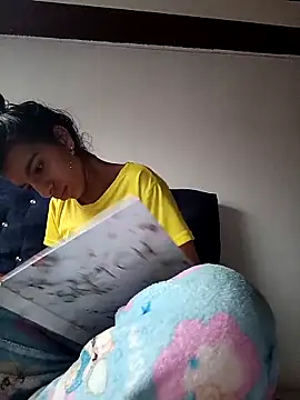 Snapshot of Ariell_Kieran chatting on 02/17/25, 08:38 Ariell Kieran online show from 02/17/25, 08:38