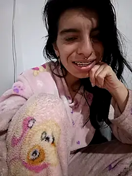 Snapshot of Ariell_Kieran chatting on 03/22/25, 04:56 Ariell Kieran online show from 03/22/25, 04:56
