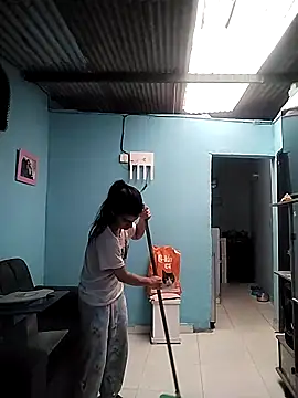 Ariell Kieran online show from 04/04/26, 07:42