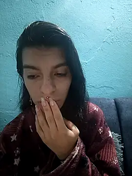 Snapshot of Ariell_Kieran chatting on 10/16/25, 05:27 Ariell Kieran online show from 10/16/25, 05:27