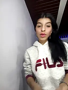 Snapshot of Ariell_Kieran chatting on 02/19/25, 12:46 Ariell Kieran online show from 02/19/25, 12:46