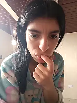 Snapshot of Ariell_Kieran chatting on 03/12/25, 05:28 Ariell Kieran online show from 03/12/25, 05:28
