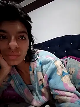 Snapshot of Ariell_Kieran chatting on 03/11/25, 12:44 Ariell Kieran online show from 03/11/25, 12:44